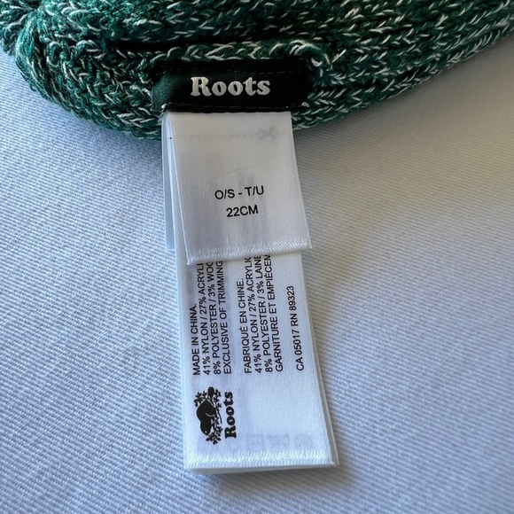 NWT - ROOTS Cozy knit Toque beanie in Posy Green - Picture 5 of 7